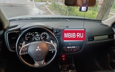 Mitsubishi Outlander III рестайлинг 3, 2012 год, 1 150 000 рублей, 10 фотография