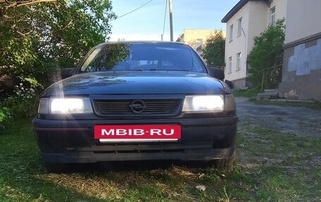 Opel Vectra A, 1994 год, 40 000 рублей, 2 фотография