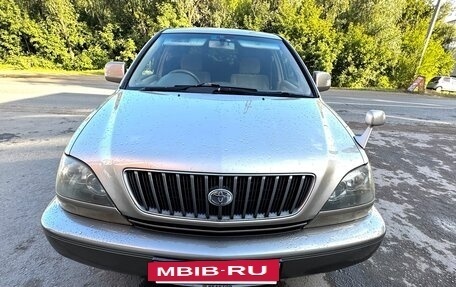 Toyota Harrier, 1998 год, 690 000 рублей, 3 фотография
