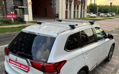 Mitsubishi Outlander III рестайлинг 3, 2018 год, 1 950 000 рублей, 6 фотография
