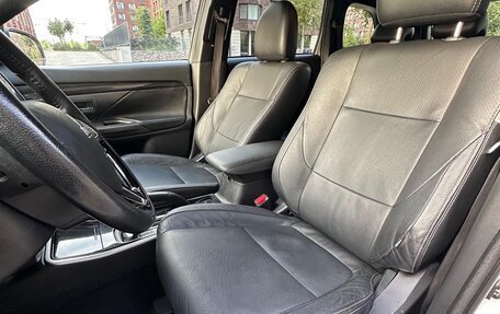 Mitsubishi Outlander III рестайлинг 3, 2018 год, 1 950 000 рублей, 15 фотография