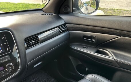 Mitsubishi Outlander III рестайлинг 3, 2018 год, 1 950 000 рублей, 18 фотография