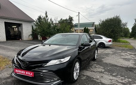 Toyota Camry, 2020 год, 3 850 000 рублей, 8 фотография