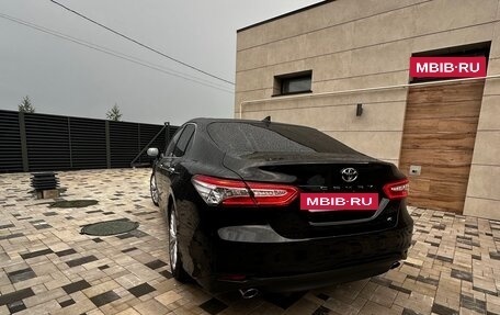 Toyota Camry, 2020 год, 3 850 000 рублей, 6 фотография