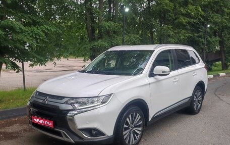 Mitsubishi Outlander III рестайлинг 3, 2019 год, 2 125 000 рублей, 1 фотография