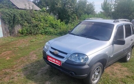 Chevrolet Niva I рестайлинг, 2011 год, 425 000 рублей, 1 фотография