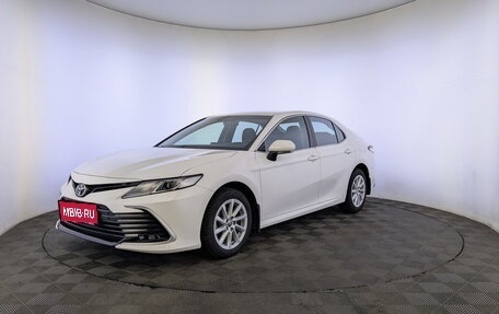 Toyota Camry, 2021 год, 2 790 000 рублей, 1 фотография
