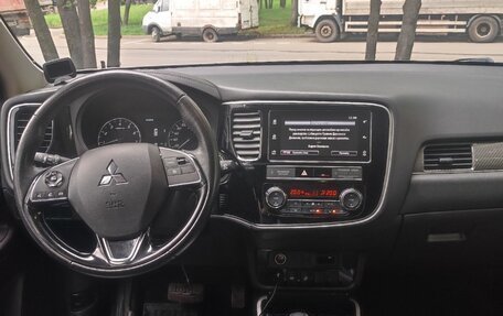 Mitsubishi Outlander III рестайлинг 3, 2019 год, 2 125 000 рублей, 4 фотография