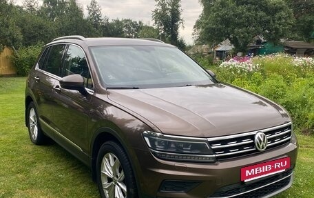 Volkswagen Tiguan II, 2017 год, 2 640 000 рублей, 3 фотография