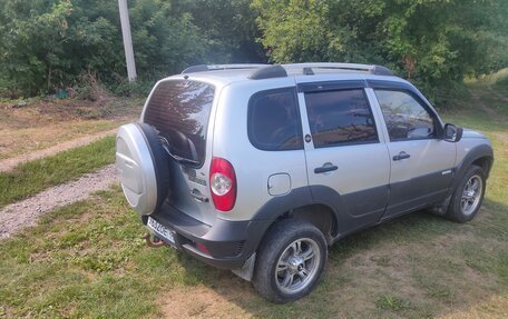 Chevrolet Niva I рестайлинг, 2011 год, 425 000 рублей, 4 фотография