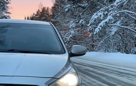 Hyundai Solaris II рестайлинг, 2011 год, 800 000 рублей, 3 фотография