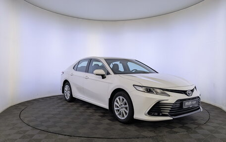 Toyota Camry, 2021 год, 2 790 000 рублей, 3 фотография