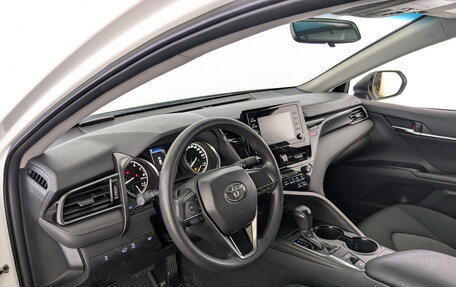 Toyota Camry, 2021 год, 2 790 000 рублей, 16 фотография