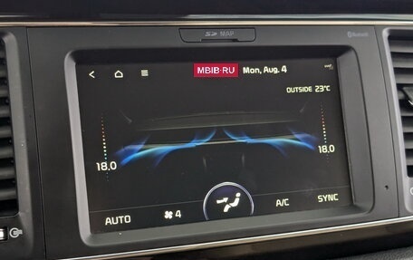KIA Carnival III, 2019 год, 3 050 000 рублей, 28 фотография