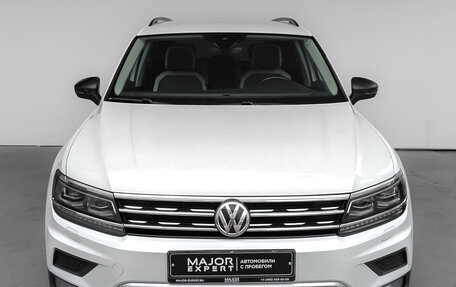 Volkswagen Tiguan II, 2020 год, 2 690 000 рублей, 2 фотография