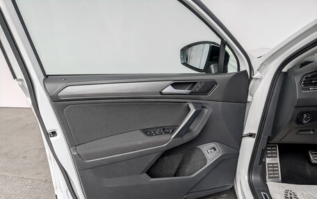 Volkswagen Tiguan II, 2020 год, 2 690 000 рублей, 19 фотография