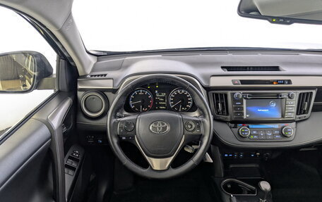 Toyota RAV4, 2016 год, 2 050 000 рублей, 21 фотография