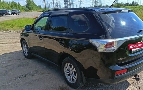 Mitsubishi Outlander III рестайлинг 3, 2013 год, 1 250 000 рублей, 8 фотография