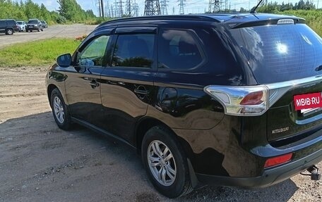 Mitsubishi Outlander III рестайлинг 3, 2013 год, 1 250 000 рублей, 9 фотография