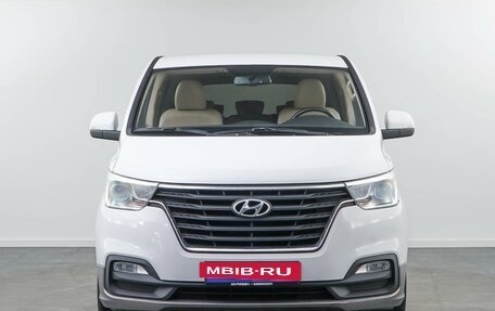 Hyundai H-1 II рестайлинг, 2018 год, 2 999 800 рублей, 3 фотография