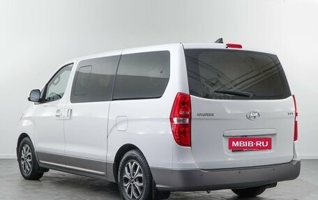 Hyundai H-1 II рестайлинг, 2018 год, 2 999 800 рублей, 2 фотография
