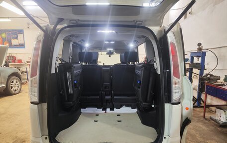 Nissan Serena IV, 2011 год, 1 500 000 рублей, 12 фотография