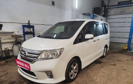 Nissan Serena IV, 2011 год, 1 500 000 рублей, 2 фотография