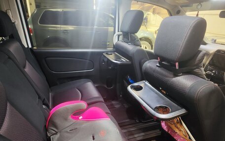 Nissan Serena IV, 2011 год, 1 500 000 рублей, 24 фотография