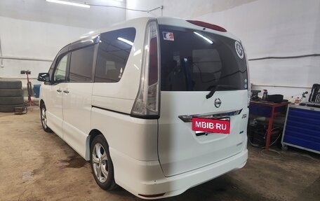 Nissan Serena IV, 2011 год, 1 500 000 рублей, 4 фотография