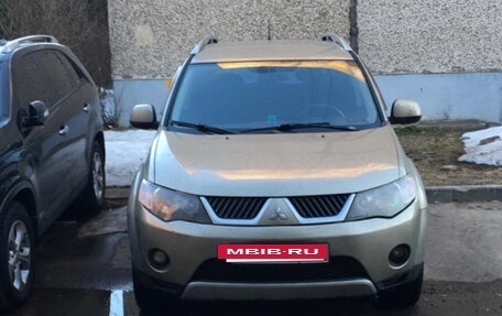 Mitsubishi Outlander III рестайлинг 3, 2008 год, 900 000 рублей, 2 фотография