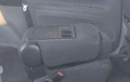Toyota Avensis Verso I рестайлинг, 2002 год, 899 999 рублей, 7 фотография