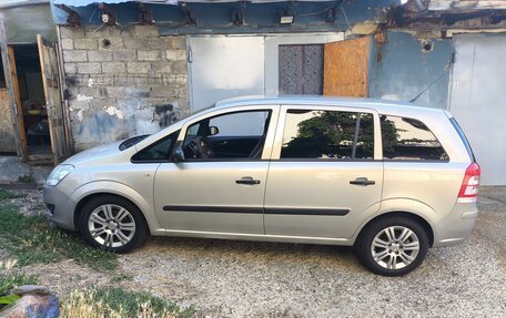 Opel Zafira B, 2008 год, 600 000 рублей, 1 фотография