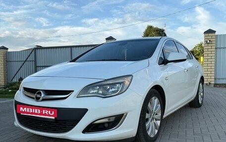 Opel Astra J, 2013 год, 875 000 рублей, 2 фотография