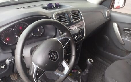 Renault Logan II, 2019 год, 750 000 рублей, 7 фотография