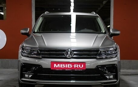 Volkswagen Tiguan II, 2019 год, 3 198 000 рублей, 2 фотография