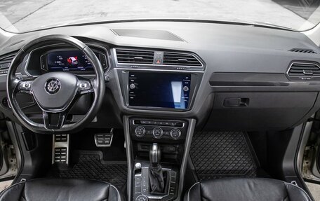 Volkswagen Tiguan II, 2019 год, 3 198 000 рублей, 15 фотография