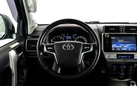 Toyota Land Cruiser Prado 150 рестайлинг 2, 2018 год, 4 399 000 рублей, 11 фотография
