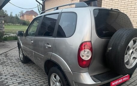 Chevrolet Niva I рестайлинг, 2010 год, 530 000 рублей, 3 фотография