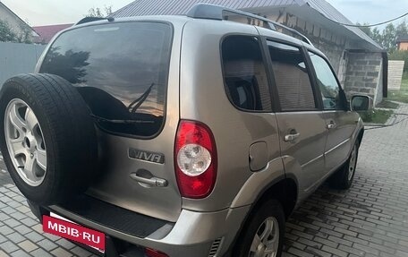 Chevrolet Niva I рестайлинг, 2010 год, 530 000 рублей, 4 фотография