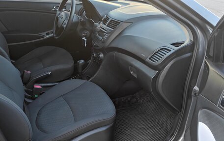 Hyundai Solaris II рестайлинг, 2012 год, 760 000 рублей, 8 фотография