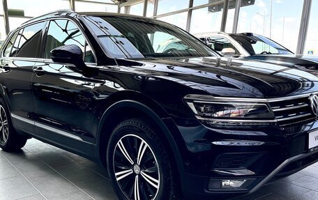 Volkswagen Tiguan II, 2019 год, 2 500 000 рублей, 4 фотография
