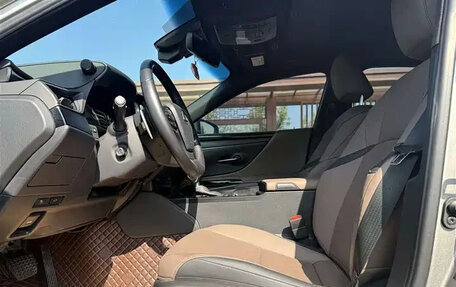 Lexus ES VII, 2021 год, 3 930 000 рублей, 14 фотография