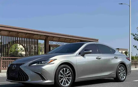 Lexus ES VII, 2021 год, 3 930 000 рублей, 1 фотография