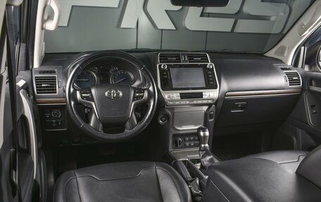 Toyota Land Cruiser Prado 150 рестайлинг 2, 2020 год, 5 270 000 рублей, 6 фотография