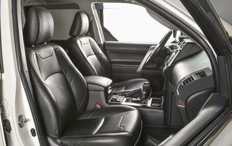 Toyota Land Cruiser Prado 150 рестайлинг 2, 2020 год, 5 270 000 рублей, 8 фотография
