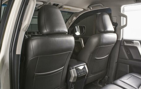 Toyota Land Cruiser Prado 150 рестайлинг 2, 2020 год, 5 270 000 рублей, 11 фотография