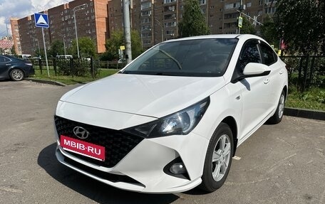 Hyundai Solaris II рестайлинг, 2021 год, 1 550 000 рублей, 1 фотография