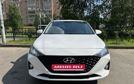 Hyundai Solaris II рестайлинг, 2021 год, 1 550 000 рублей, 2 фотография