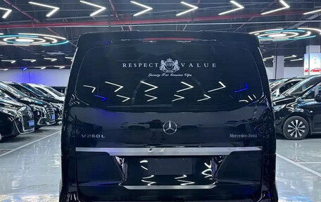 Mercedes-Benz Vito, 2021 год, 3 000 000 рублей, 26 фотография