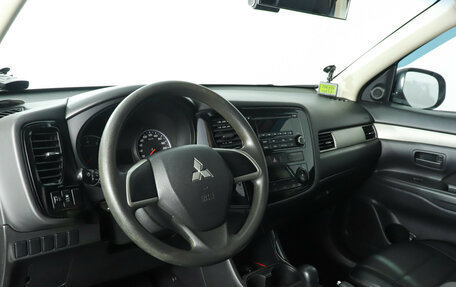 Mitsubishi Outlander III рестайлинг 3, 2014 год, 1 269 000 рублей, 13 фотография